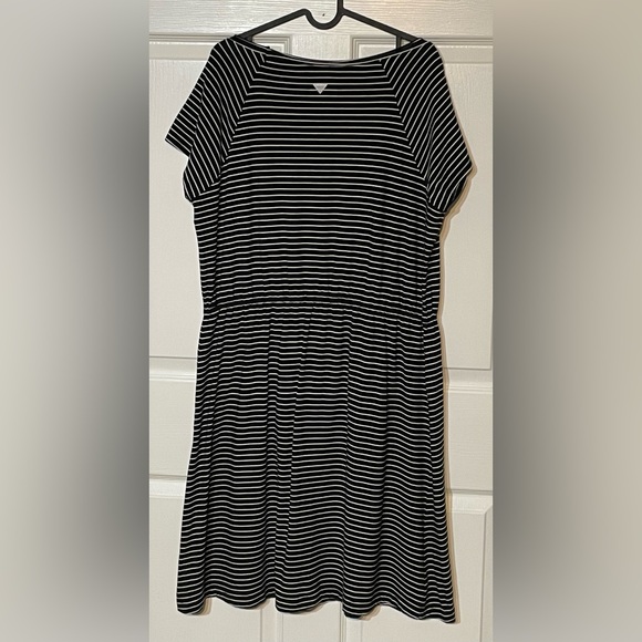 Columbia Women's Size XL PFG Omni-Wick Drawstring Cinched Waist Dress - Picture 3 of 5